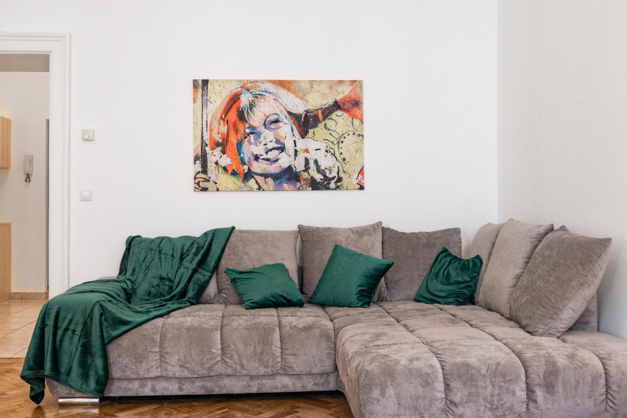 Prime Location & Peaceful Shared 2 Bedroom Apt With Backyard Wien Exterior foto